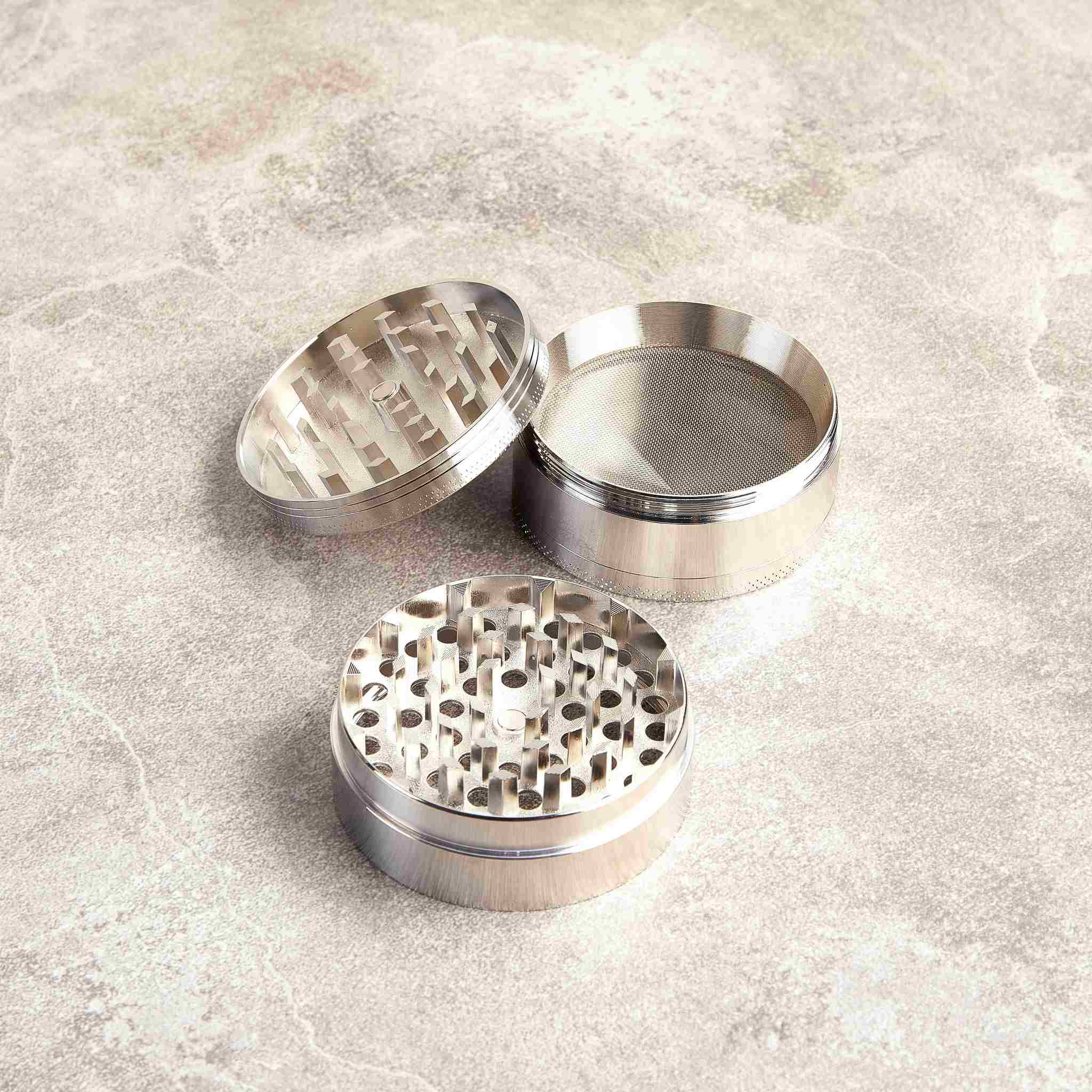 4-piece grinder with screen